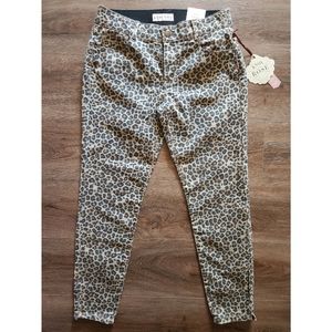 NWT Knox Rose Mid-Rise Cheetah Pants